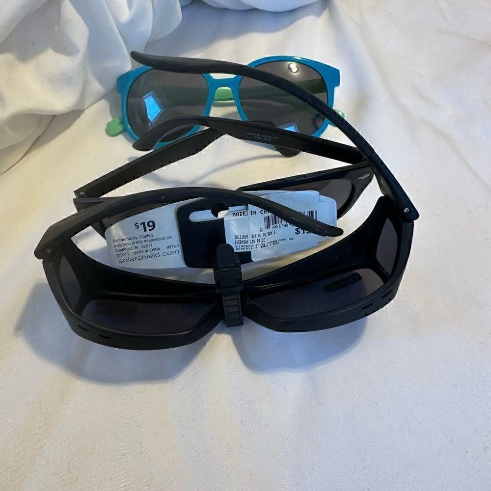 Sunglasses bundle NWT  - Picture 2 of 2
